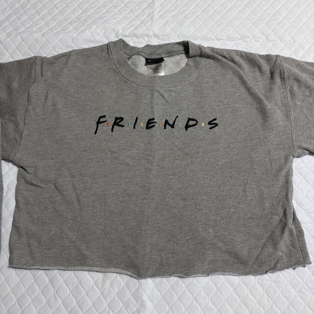 Friends TV Show Sweatshirt Cropped Sz Small Gray Long Sleeve Pullover Crew Neck